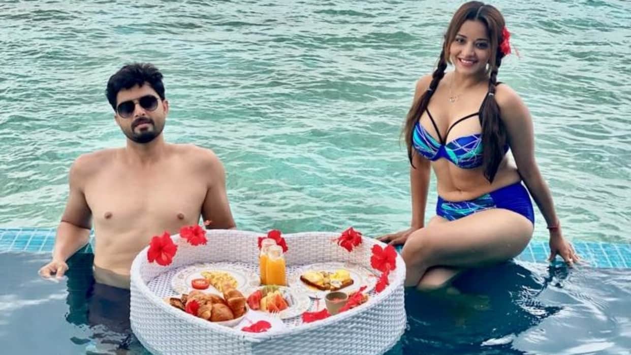 actress akshara singh now working with small stars of bhojpuri industry and monalisa husband actor vikrant