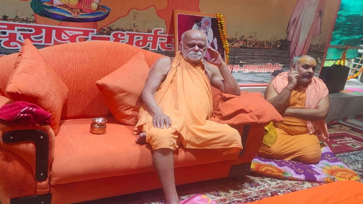 Nischalanand said- ancestors of every citizen of India are Sanatani Hindus, there should be no hindrance i