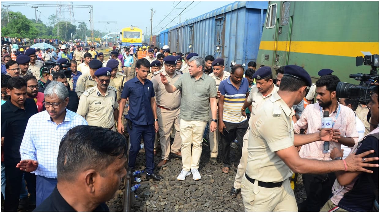 51 hours, over 2300 staff, here's how Ashwini Vaishnaw-led team worked on Odisha Rail Accident