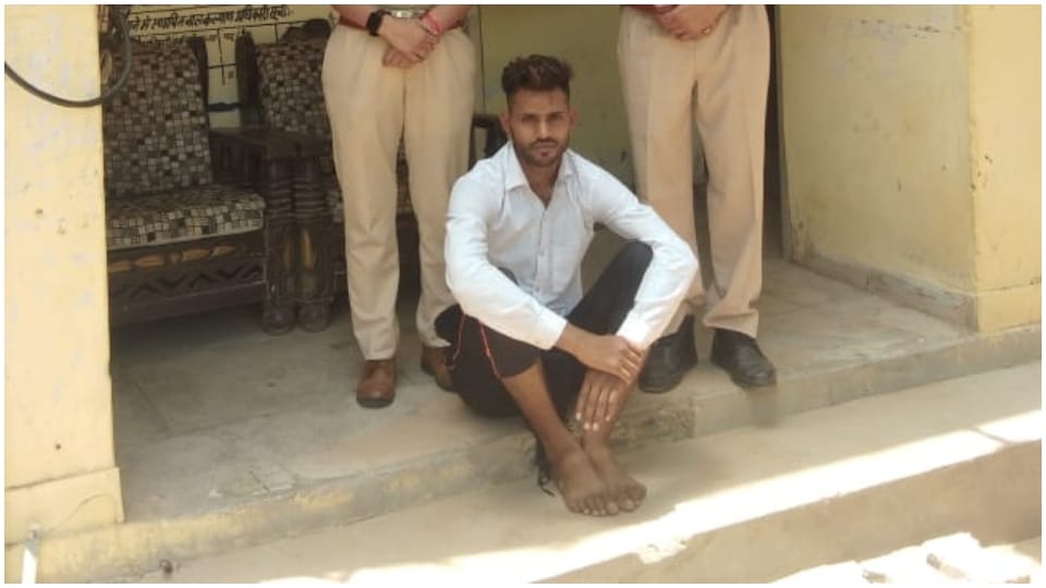 Rajasthan news Accused who seduced minor in Dholpur arrested