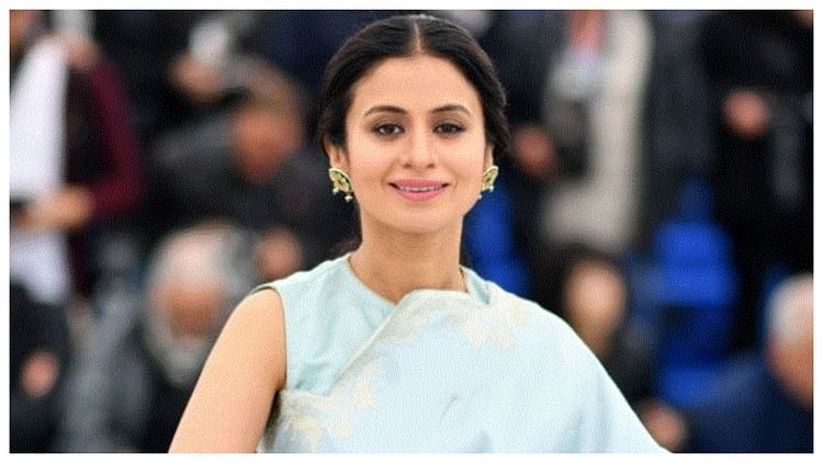 Mirzapur Fame Actress Rasika Dugal Begins Shooting For New Web Series