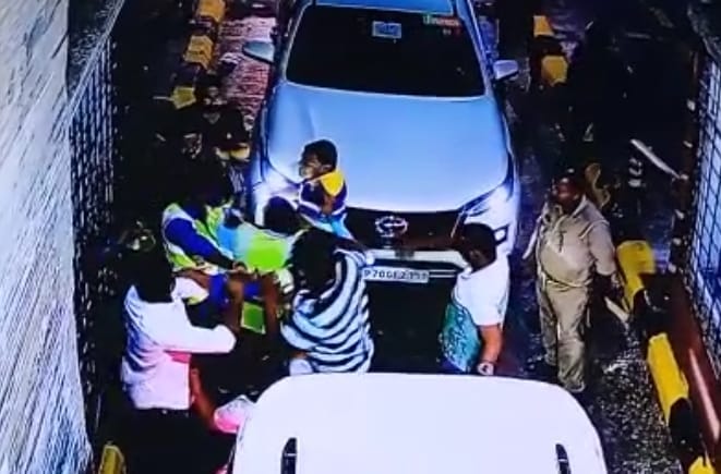 Uproar at toll plaza MLA supporters beat up toll workers, one toll worker seriously injured