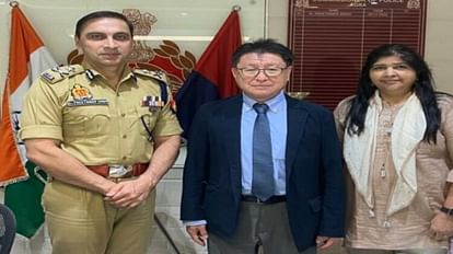 जापानी पर्यटकों से धोखाधड़ी: आगरा पुलिस ने की मदद, सुरक्षित पहुंचाया दूतावास; सीपी से मिले अधिकारी, जताया आभार embassy officials praised agra police for helping japanese tourists