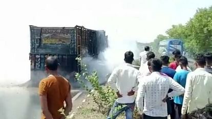 Truck caught fire near petrol pump at Ninaura in Ujjain