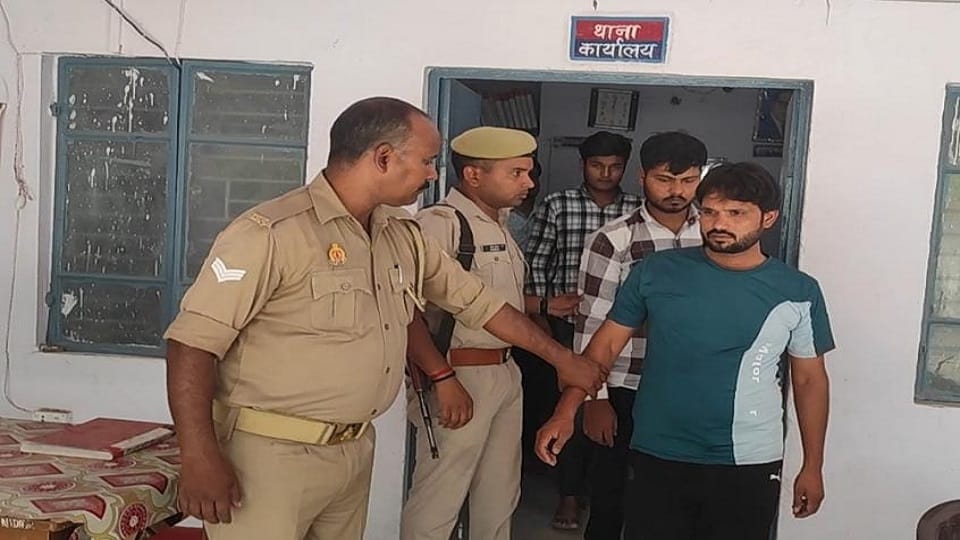 SSP arrested five suspected car riders in the night huge amount found in the search ongoing inquiry