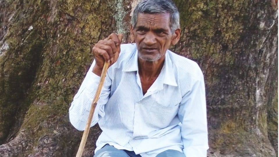 Uttarakhand Kotdwar News old man fought with two tigers after attacked on him and save His life