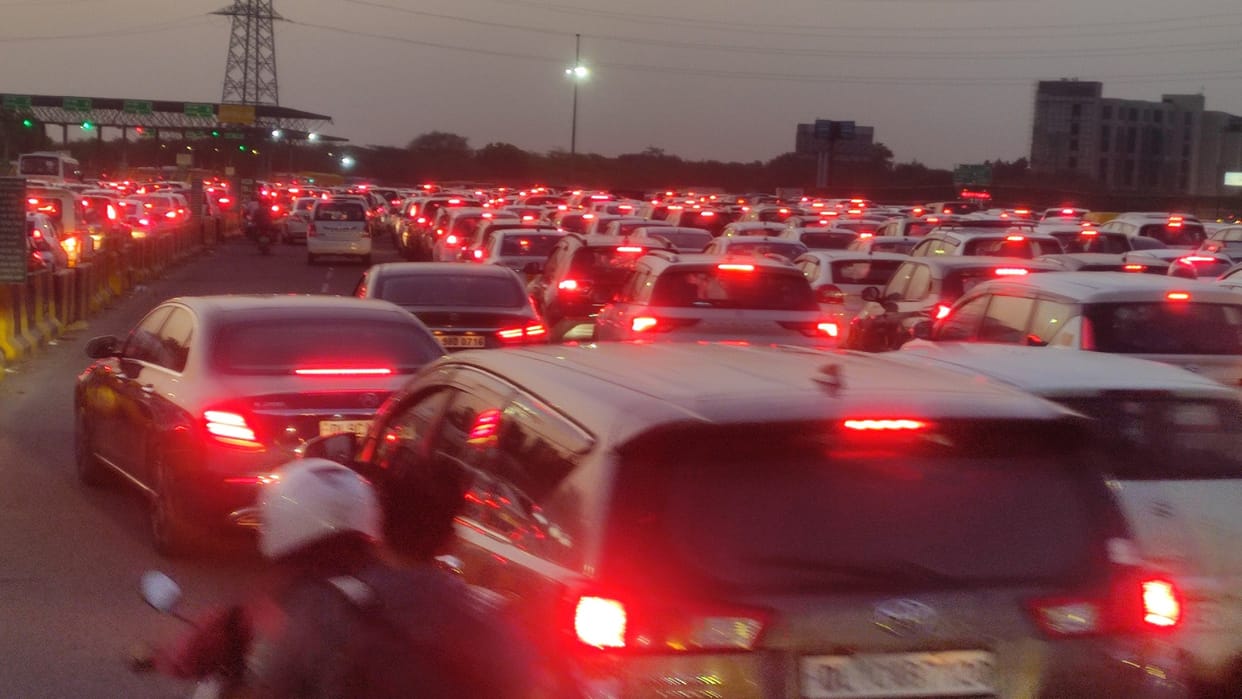 Jam on Delhi Gurugram Expressway at Sirhaul border People get upset here everyday