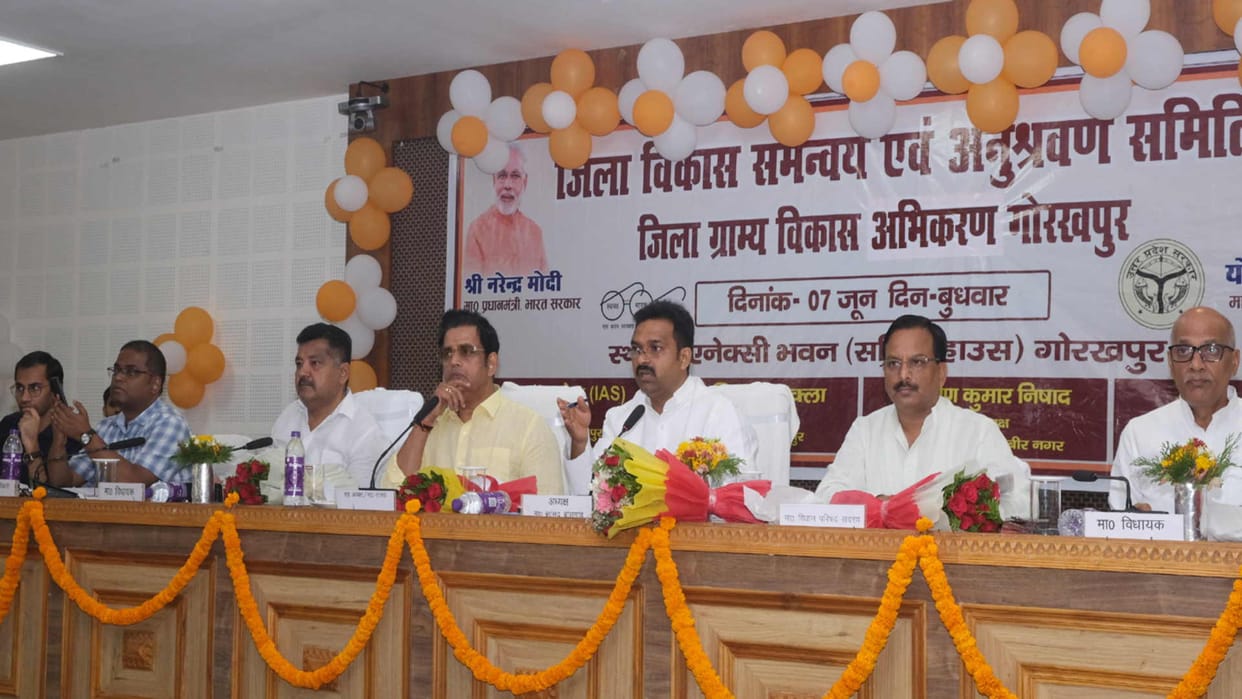 issue of pollution cleaning of drains and construction work of factories in Sahjanwan overshadowed