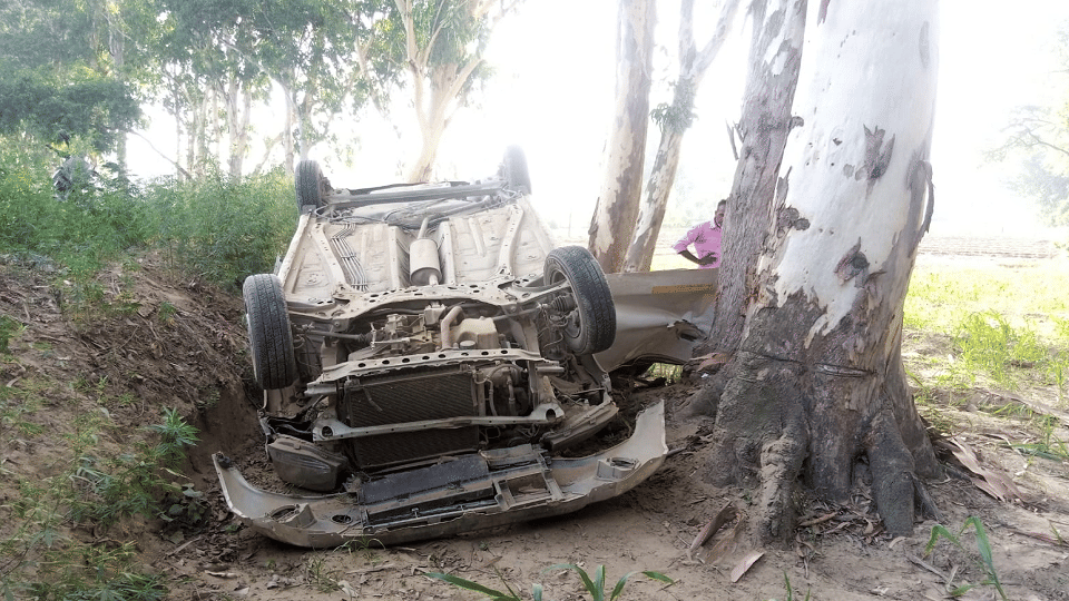 One died due to uncontrolled car falling into ditch