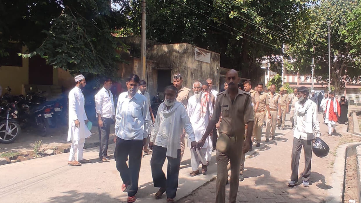 Fatehpur: Life imprisonment to 10 accused in the murder of five including three brothers after 31 years