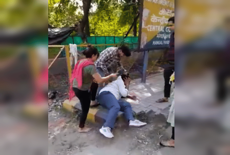 Man beaten by Meerut girl and her friends after he molested them