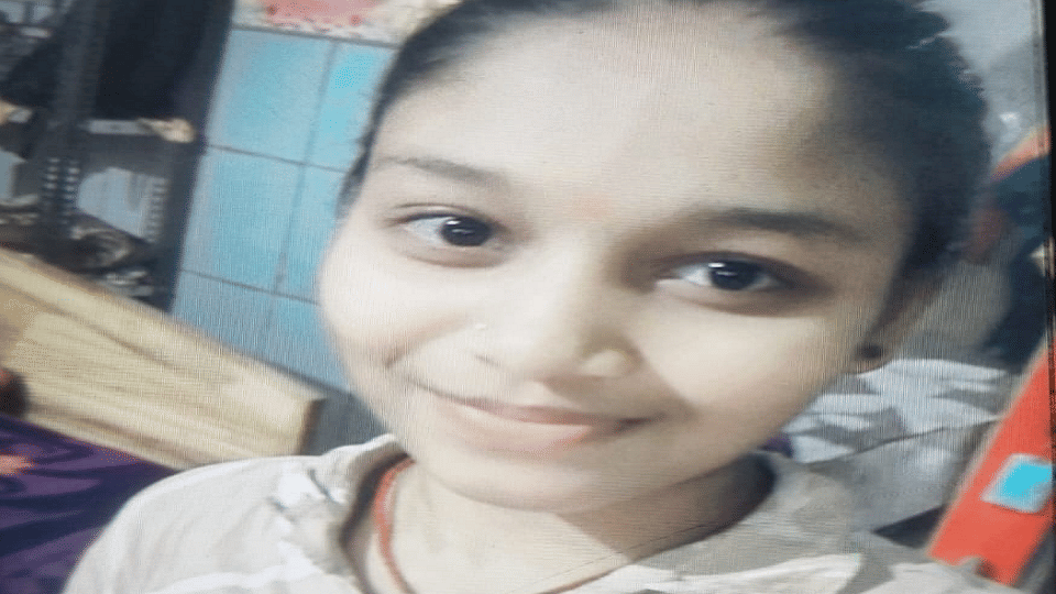 14-year-old minor girl committed suicide by hanging herself in Bhilai