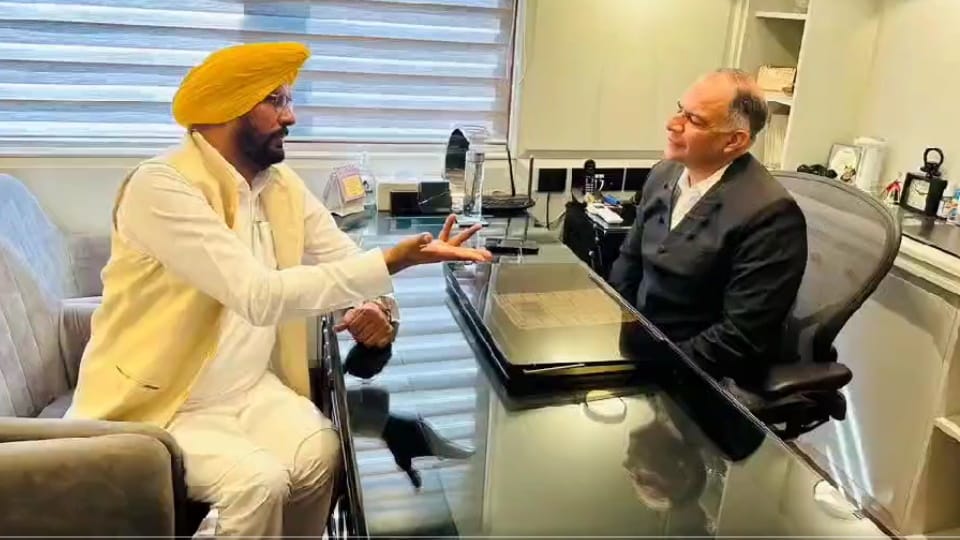 Punjab NRI minister Kuldeep Dhaliwal in action on students deportation from canada