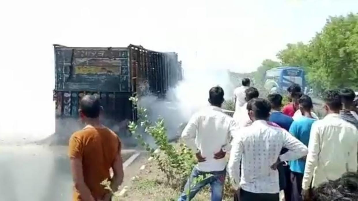 Truck caught fire near petrol pump at Ninaura in Ujjain