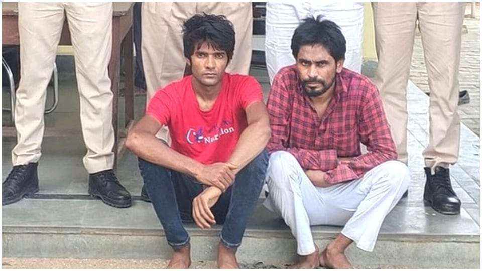 Two miscreants of gang who looted on highway in Dausa arrested katta cartridges and master key recovered
