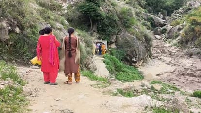 Two dead as passenger bus comes under landslide in Doda, vehicles stranded on Jammu-Srinagar highway