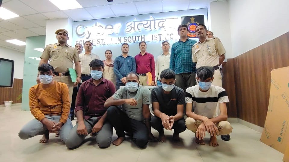 Delhi : Fraud with 1000 people across the country on the pretext of escort service