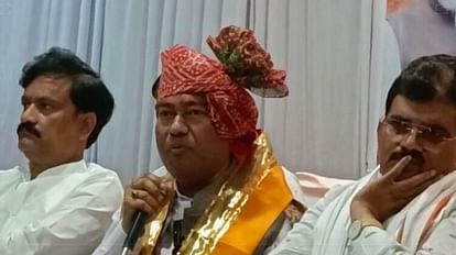 Union Minister Rameshwar Teli: 'कांग्रेस को सत्ता चाहिए देश से मतलब नहीं, सस्ता तेल देना मतलब देश बेचना है' Union Minister Rameshwar Teli says Congress wants power not country giving cheap oil means selling country