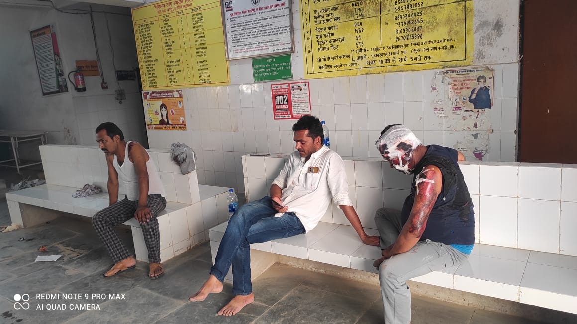 Azamgarh accident: Scorpio collided with divider on Purvanchal Expressway, three injured, one in critical cond