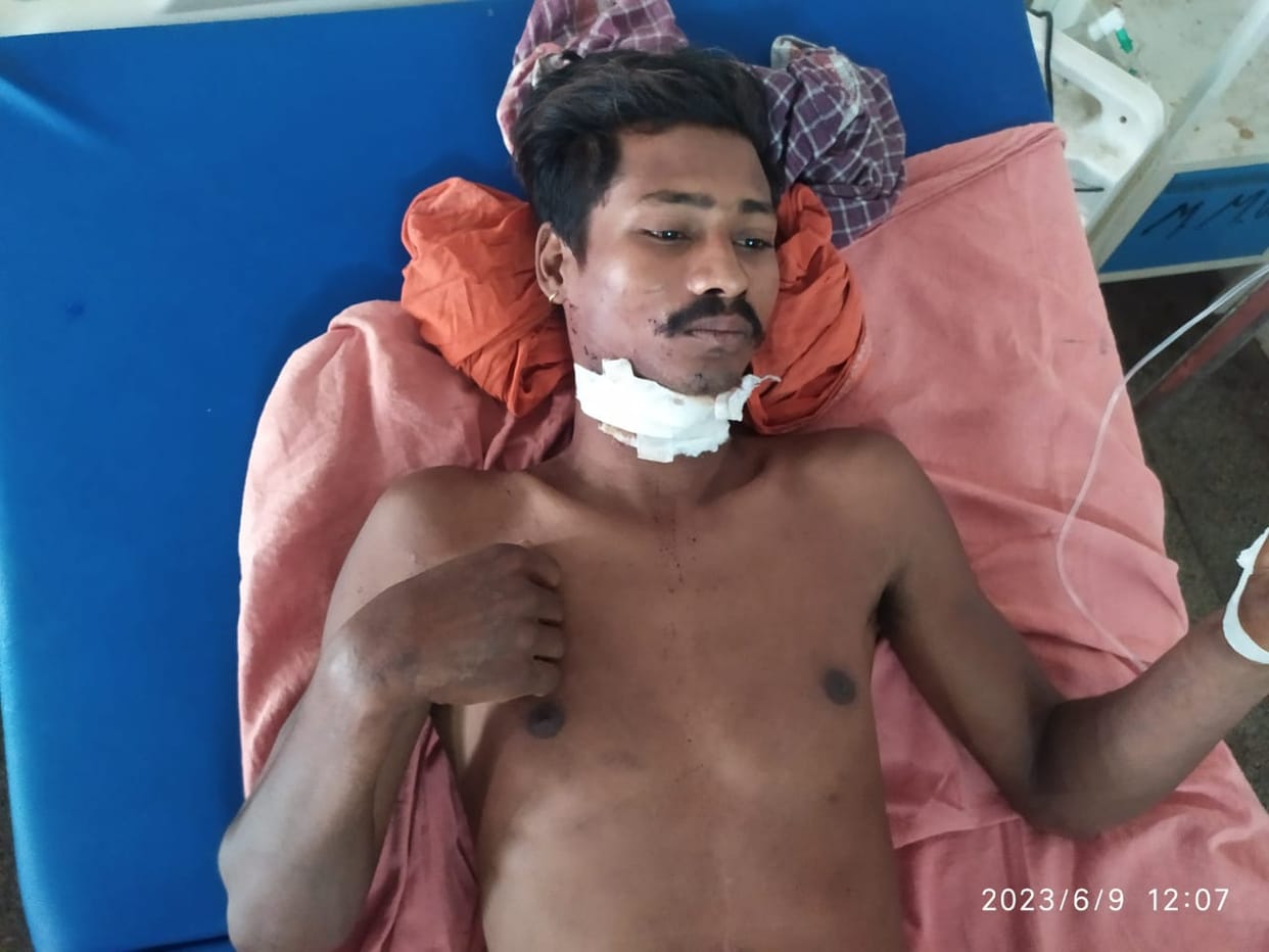 Azamgarh Crime: Due to land dispute, a young man was attacked on the neck with a sharp weapon, admitted to the