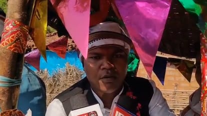 chhattisgarhi marriage; procession set out on 15 bullock carts singing auspicious songs in kanker