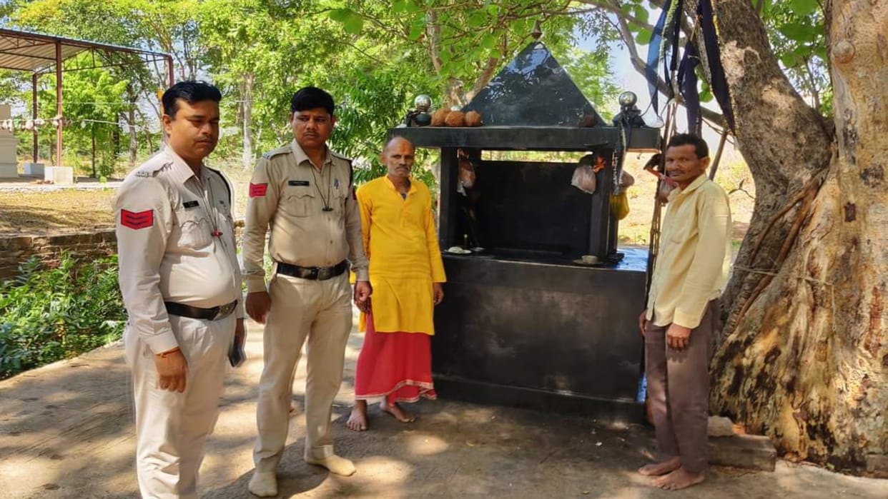 Damoh Crime Thieves took away the statue of Lord Shani established two years ago