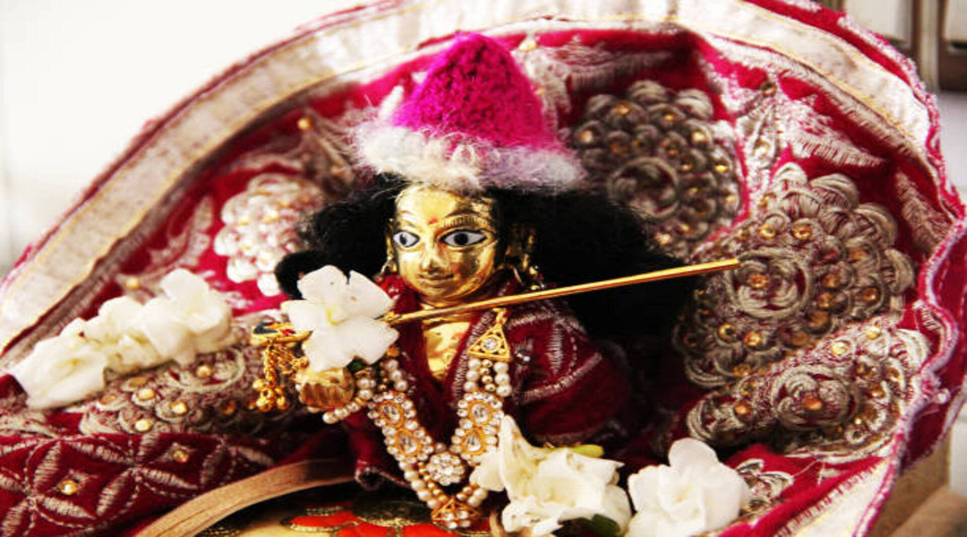 Laddu Gopal Puja Vidhi Rules To Keep Or Worshipping Laddu Gopal At Home ...