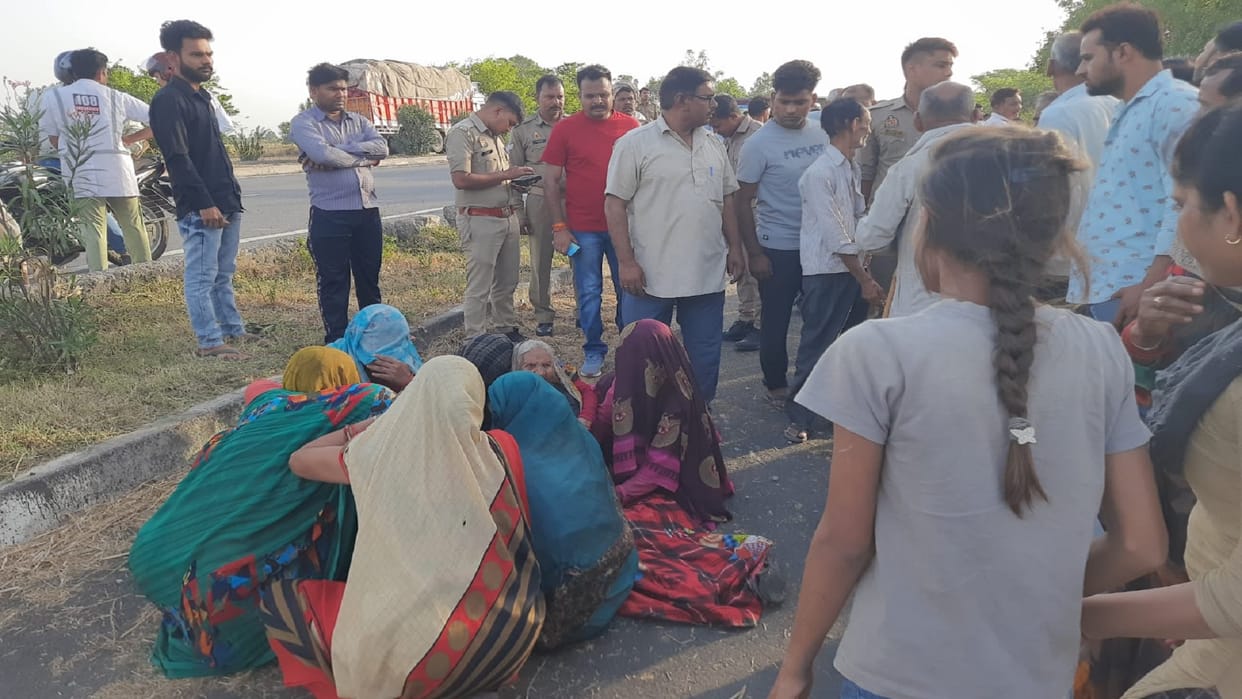 Jhansi Kanpur Highway Accident Today: Uncontrollable Dumper Crushed Six Teenagers Doing Yoga