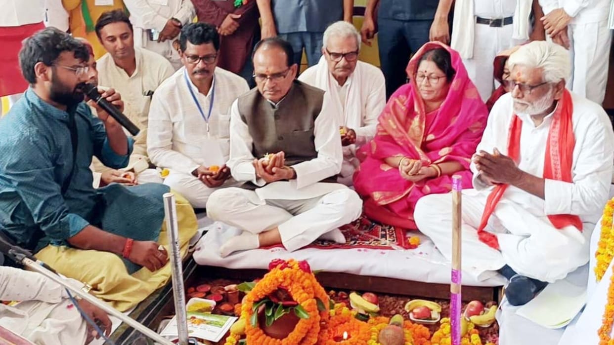 Announcement of CM Shivraj – Statue of Lord Birsa Munda and Shabri Mata will be installed in Kolgarhi