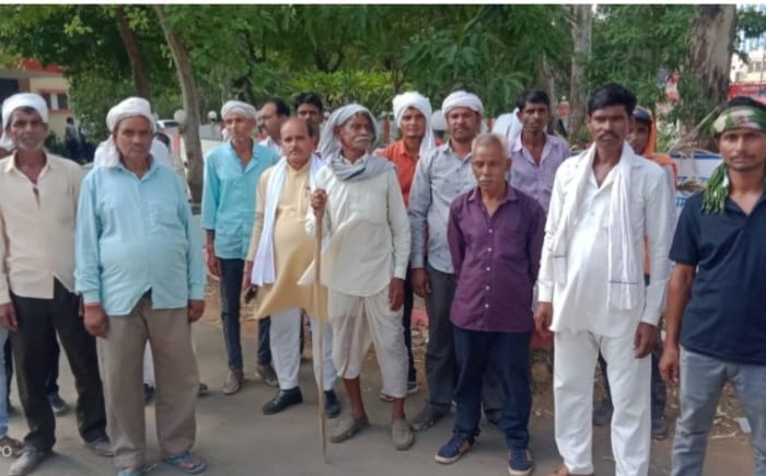 Dalit youth assaulted for touching hot samosa in Damoh, threatened to withdraw if police report is written