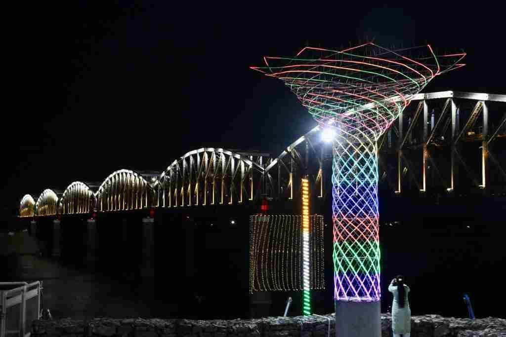 G20 Summit Varanasi lit up with ornamental towers seeing these colorful pictures