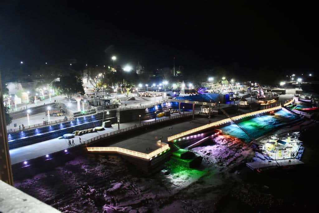 G20 Summit Varanasi lit up with ornamental towers seeing these colorful pictures