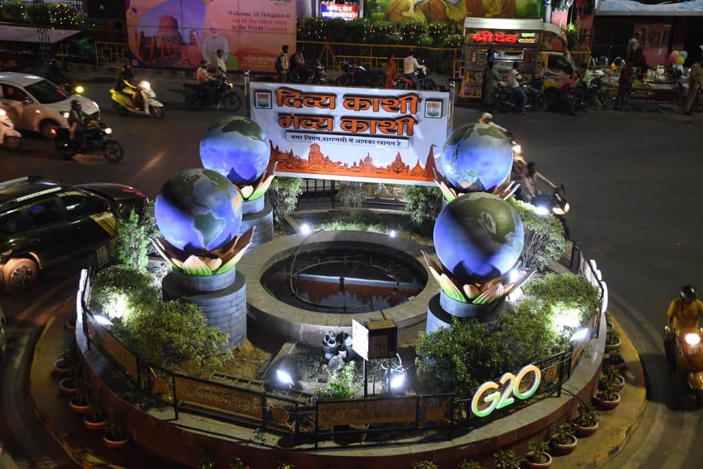 G20 Summit Varanasi lit up with ornamental towers seeing these colorful pictures