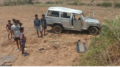 Two people including vehicle owner died due to overturning of Bolero vehicle