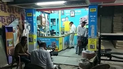 GST raid on hardware shop, investigation started in the morning by sealing the shop at night damoh