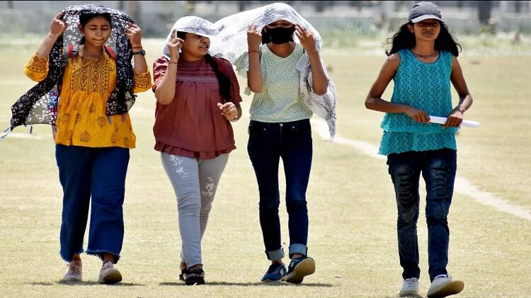 Gorakhpur Weather: गोरखपुर का मौसम हुआ सुहाना, शाम तक हो सकती है बूंदाबांदी