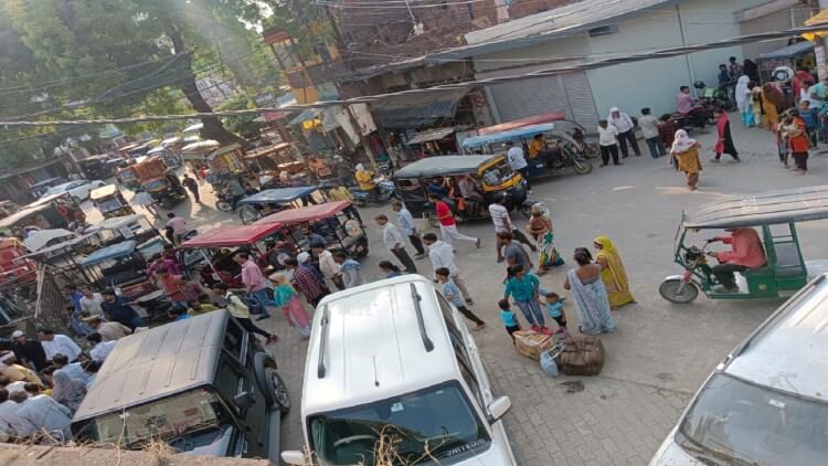 Dilapidated house collapsed, four injured including teenager buried under debris, chaos created