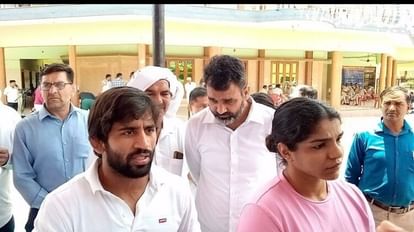 Haryana: सोनीपत में हुई पंचायत में बोले पहलवान- न्याय नहीं मिला तो एशियन गेम्स ट्रायल में भाग नहीं लेंगे Wrestlers said in the panchayat held in Sonipat If justice is not given, they will not participate in the As