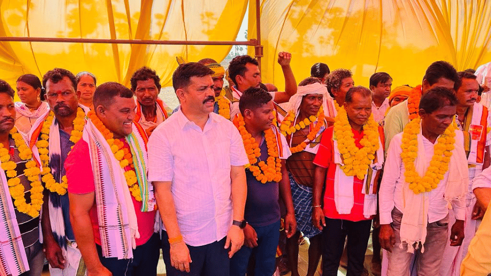 100 BJP workers joined Congress party in presence of Bijapur MLA