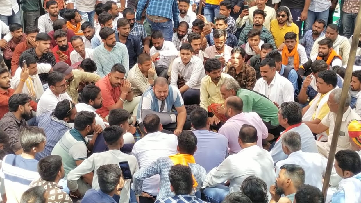 Karni Sena's hunger strike in Ujjain worsened the health of a young man