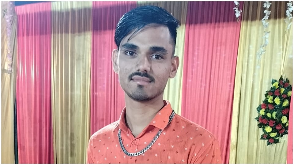 churu love affair Wife used to talk to lover husband hanged himself