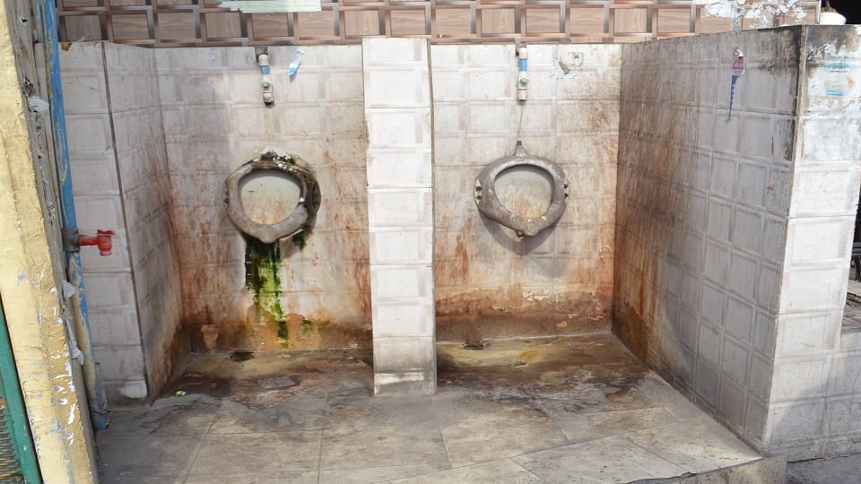 Public toilets in bad shape, not being taken care of