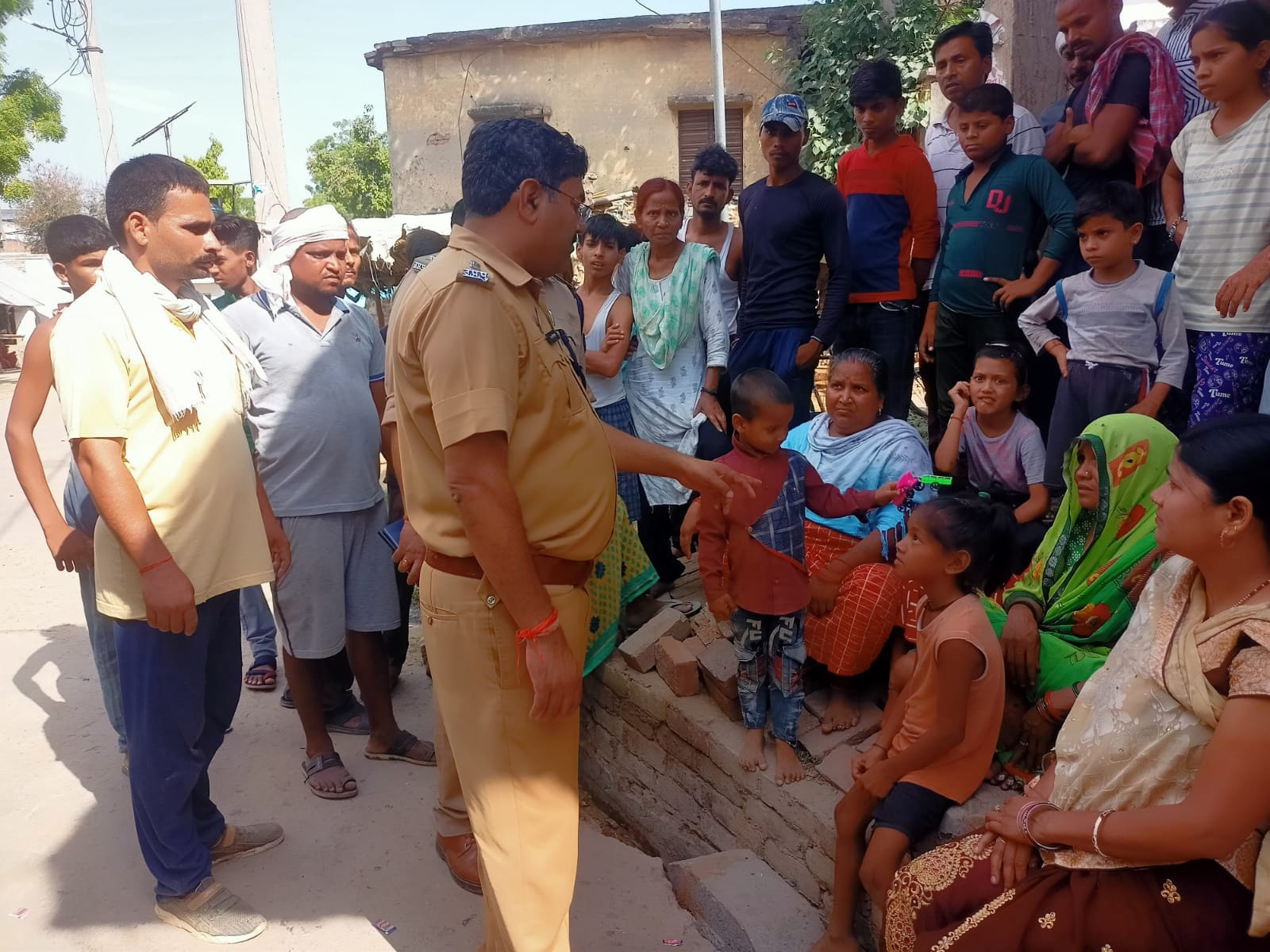 Husband was becoming an obstacle in meeting lover in Kannauj, wife murdered along with lover, both arrested
