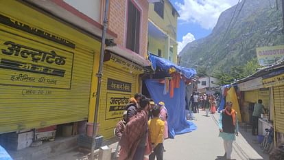 Love Jihad traders closed the market in Gangotri Dham passengers got upset Chardham yatri Uttarkashi Uttarakha