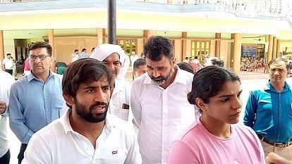 Wrestlers reached meeting of farmer, khap and employee organizations in Sonipat, meeting held at Dharmshala