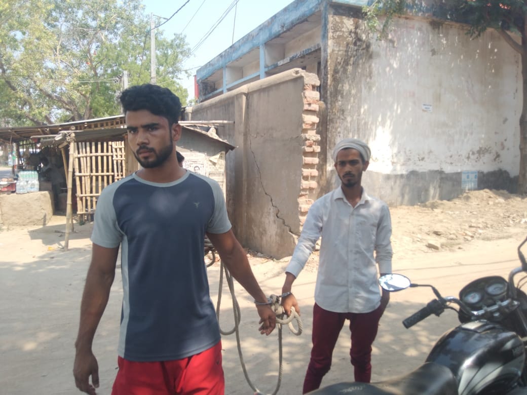 Bihar: Attack on the police team that went to catch the criminal in Khagaria, people pelted stones