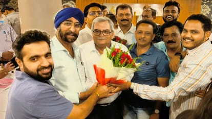Instead of Vijay Arora, Rana Chawla was announced as the commandant of the Board of Trade, Kanchal was scared