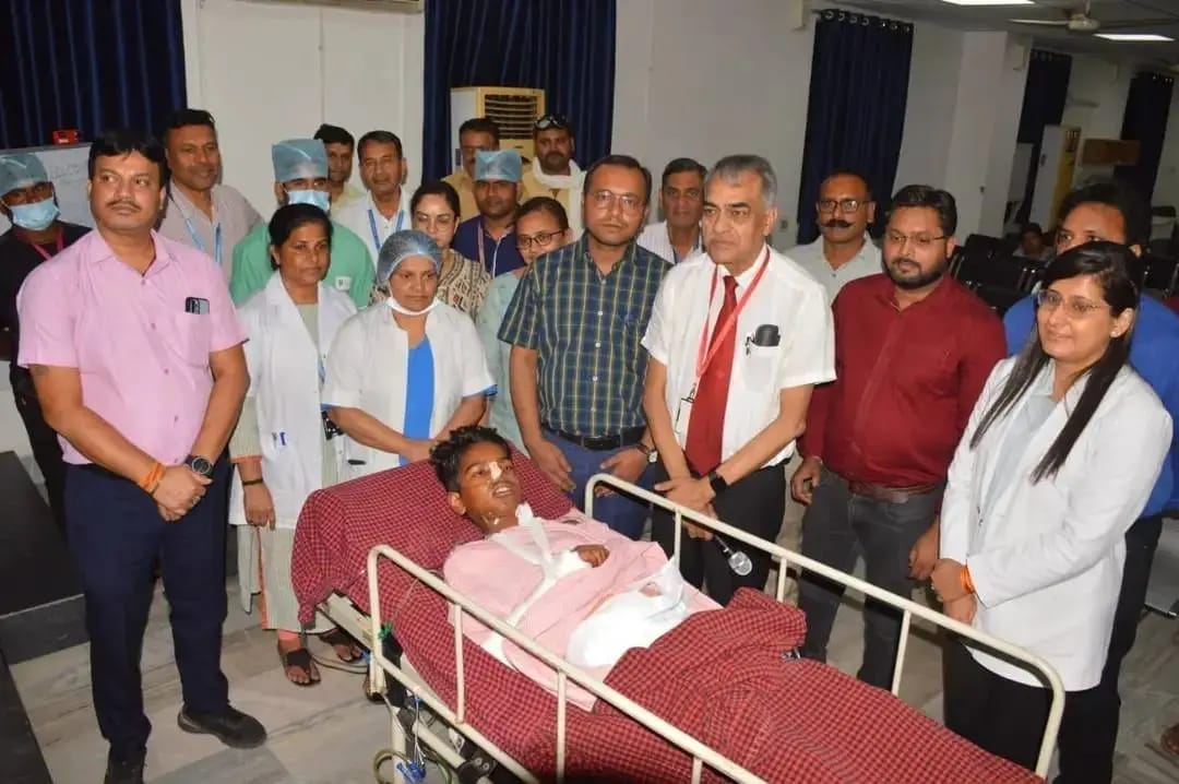 Stomach was torn in an accident on Bundelkhand Expressway, doctors of Satna gave new life to the child