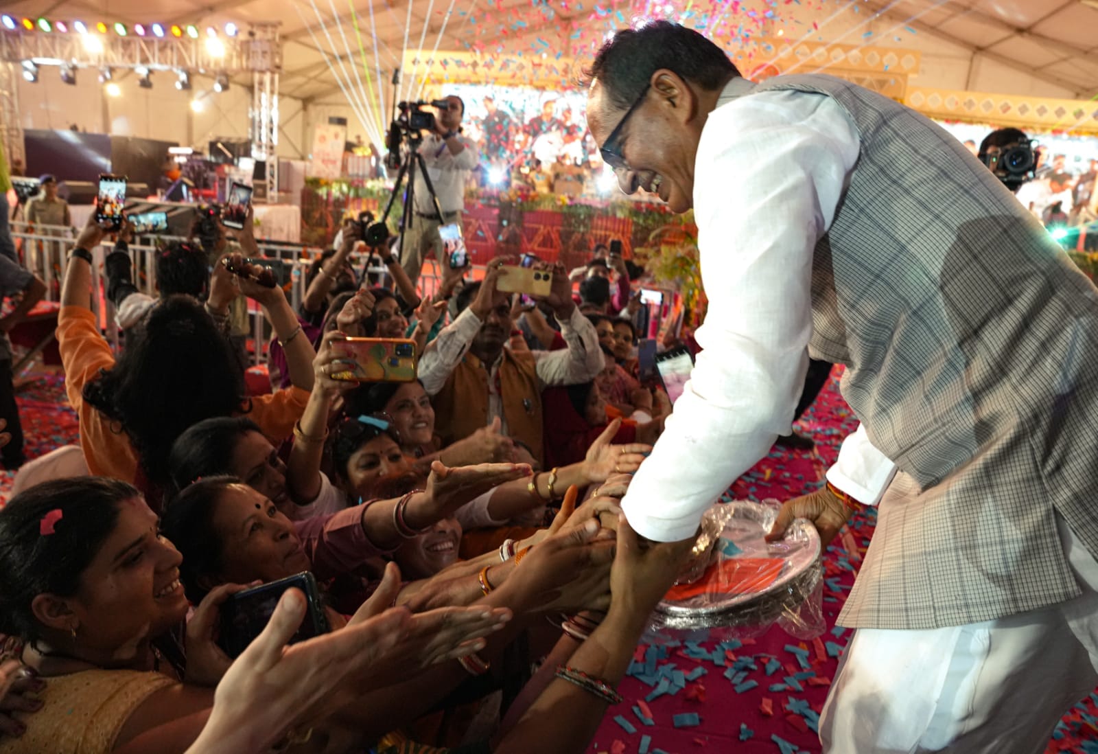 Shivraj Singh Chouhan Transferred Rs One thousand Each To 1.25 Crore Bank Accounts under Ladli Behna Scheme