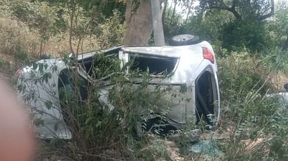 Speeding car collided with electric pole in Unnao, three died and three injured, dead bodies sent for postmort